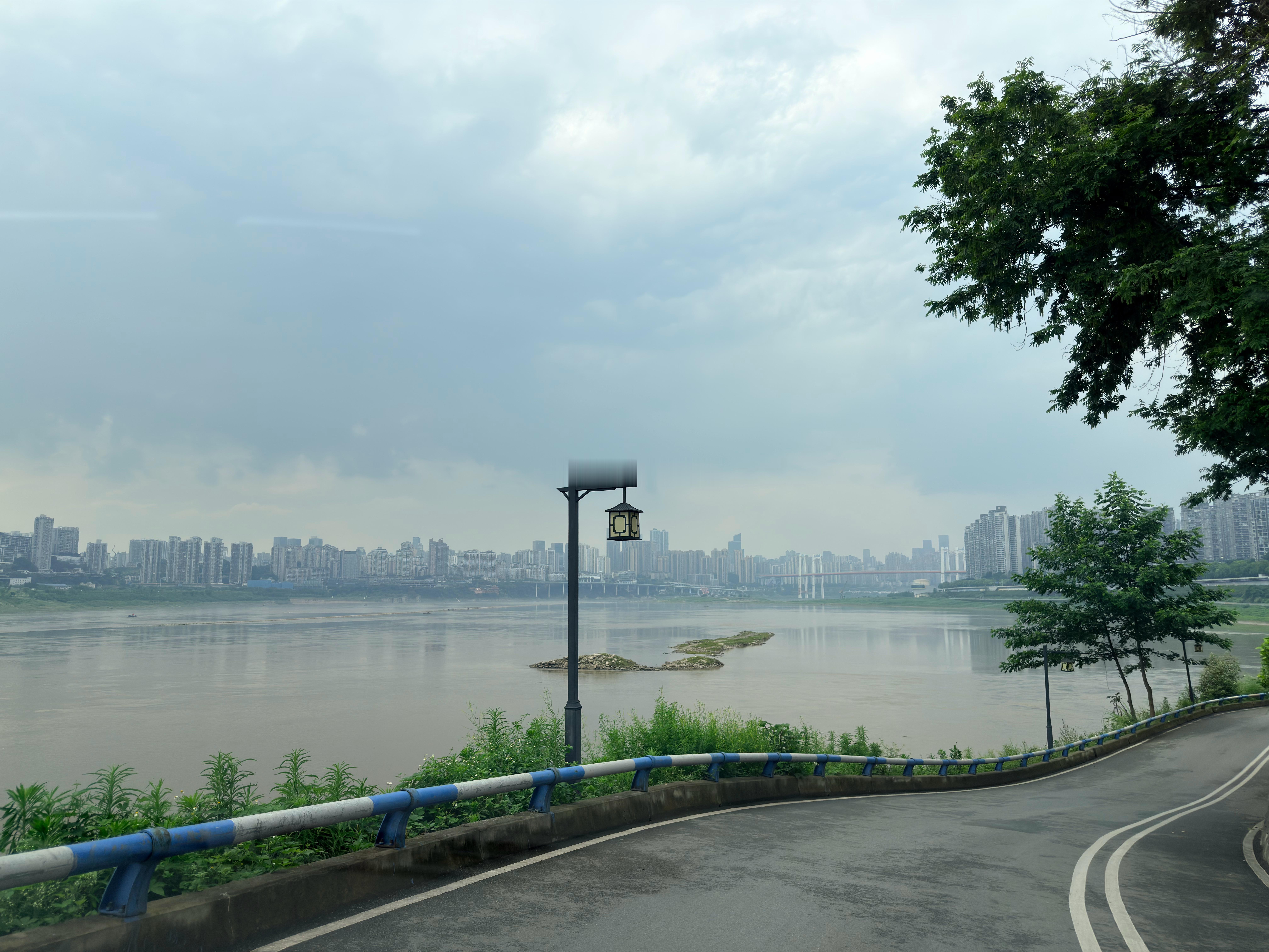 江面这么宽了啊 重庆·大鱼海棠公园