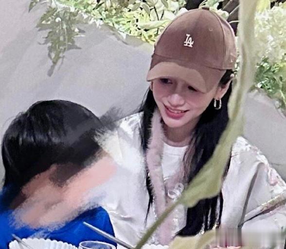 杨颖有机会复出吗，受Lisa疯马秀风波影响，好久没在内娱看到Angelababy