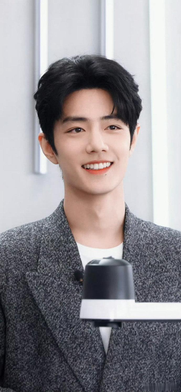 【杀疯了！肖战五部作品得奖】 1月12日，2025微博之夜线上评选荣誉揭晓，其中