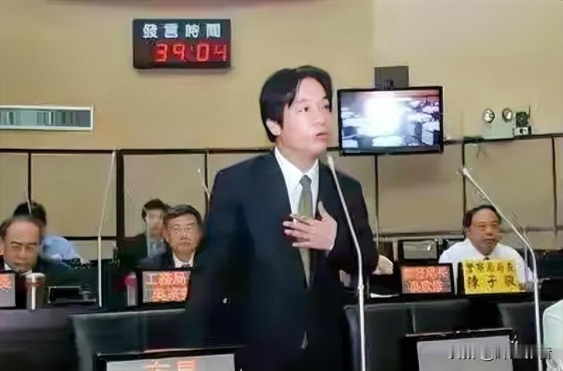 《玩火必自焚！台海红线再亮明，“台独”没有任何侥幸空间》
 
近期台海局势持续紧