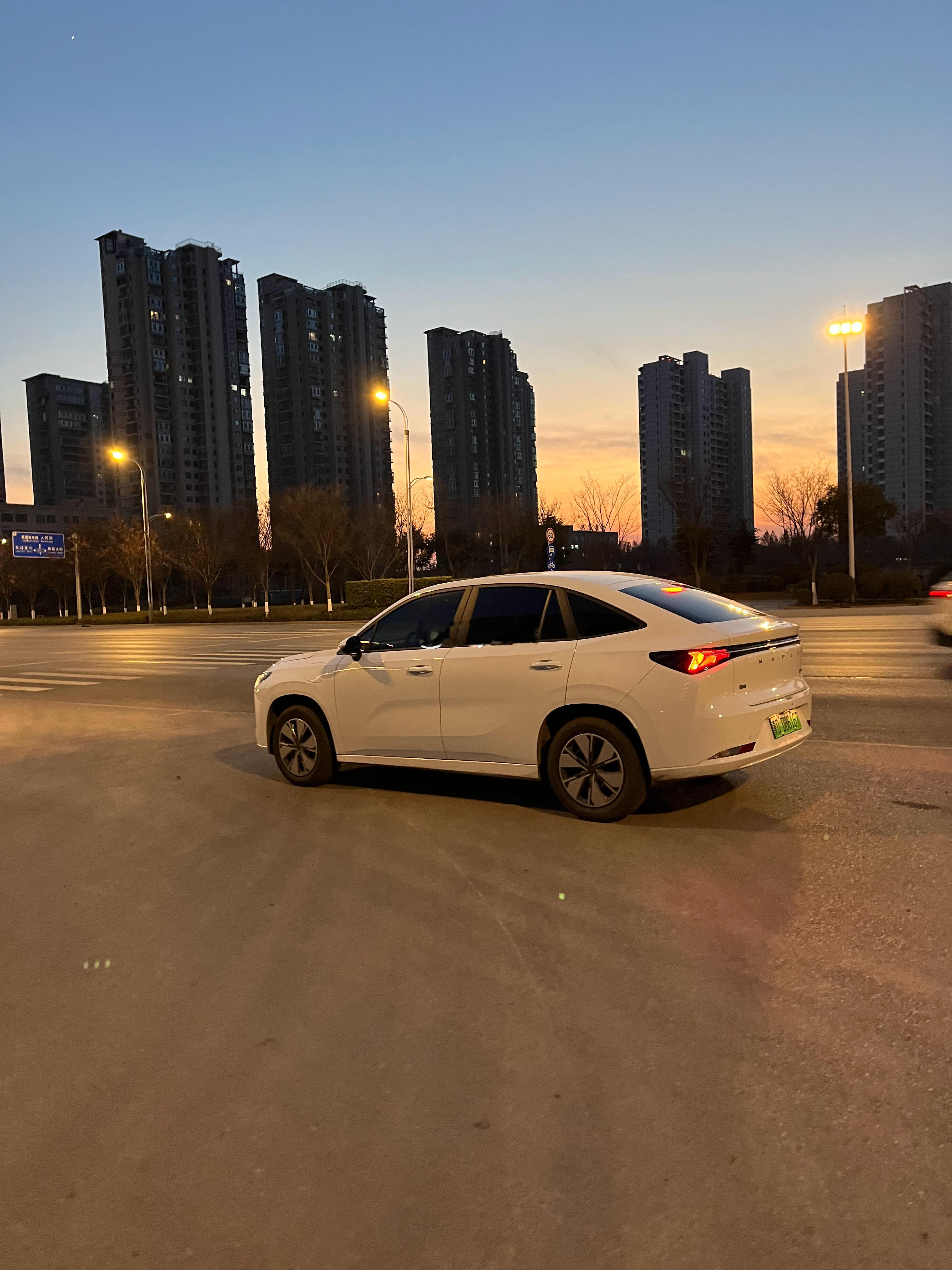 2024年了，这么丑的车居然也能造得出来[摊手] 