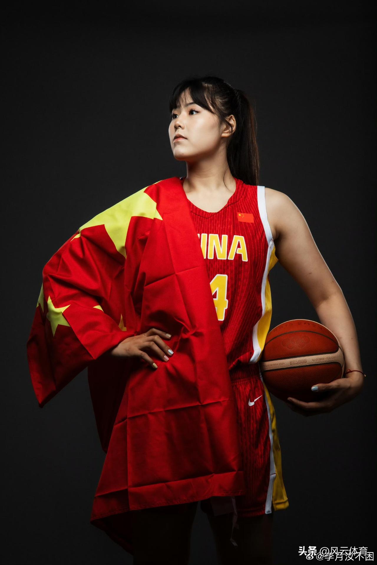 李月汝加盟WCBA山西女篮！

近日，随着李月汝刚结束WNBA赛季，她个人官宣将