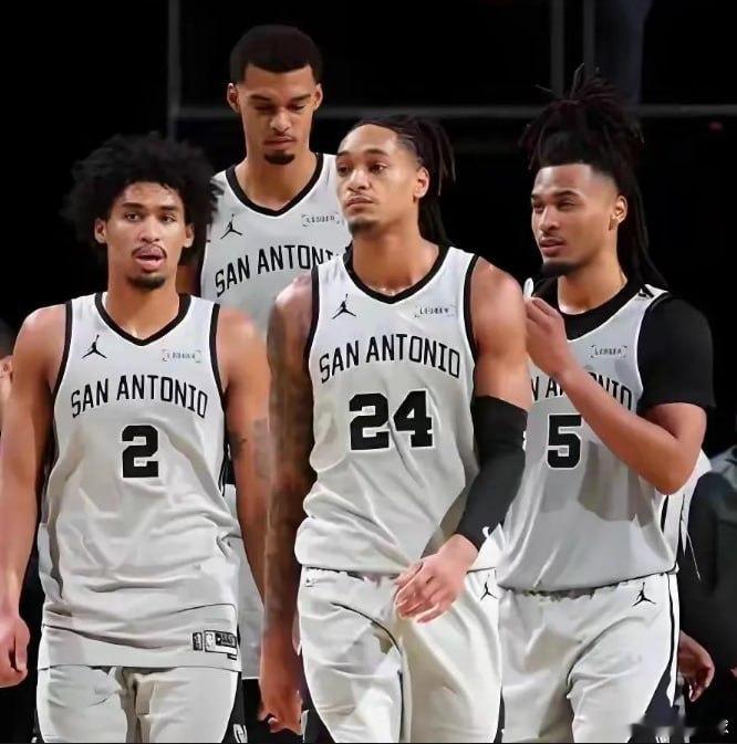 NBA总决赛启幕，以热爱赴荣      06月04日08:30    圣安东尼奥