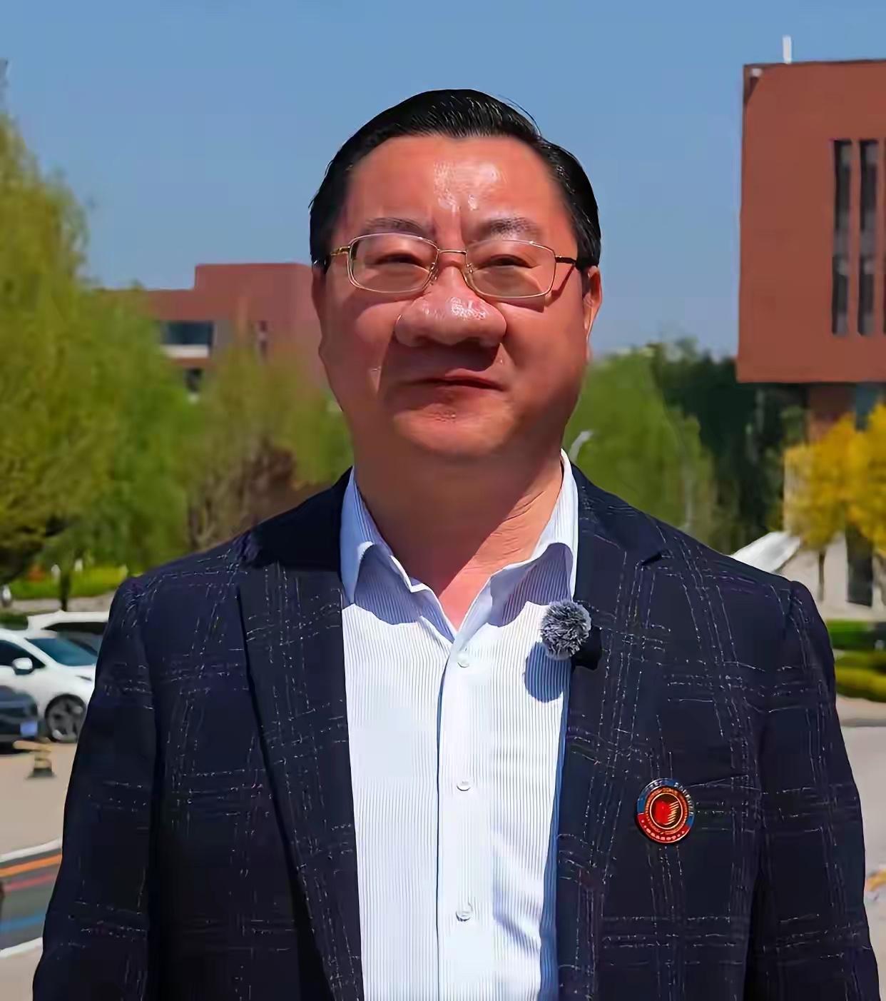 这是被马蜂蛰过的鼻子吗