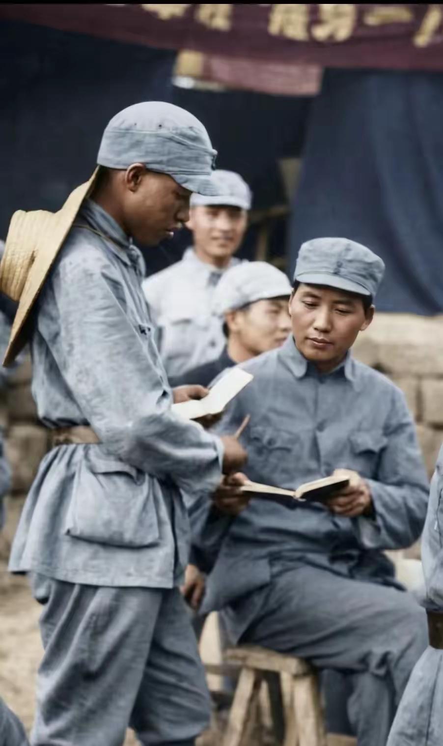 毛主席这种照片第一次见

一说起毛主席，你脑子里是啥样？是课本上那个挥手的标准像