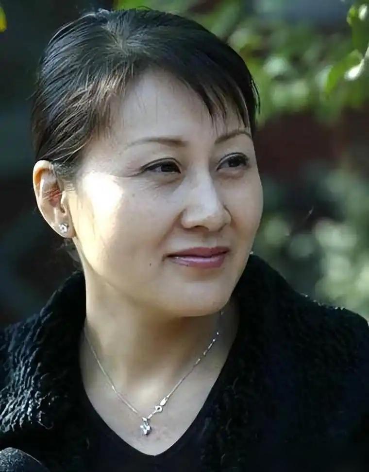 那个温婉隐忍了大半辈子的“刘慧芳”，竟然在退休带娃这件事上，撂下了这辈子最硬的一