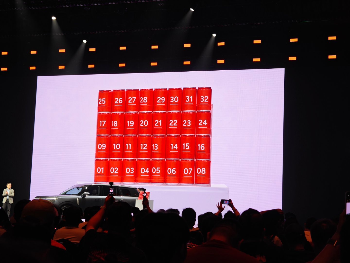 小鹏的冰箱里能藏下32罐小可乐新科技旗舰小鹏GX今晚预售央视称小鹏GX为科技大成