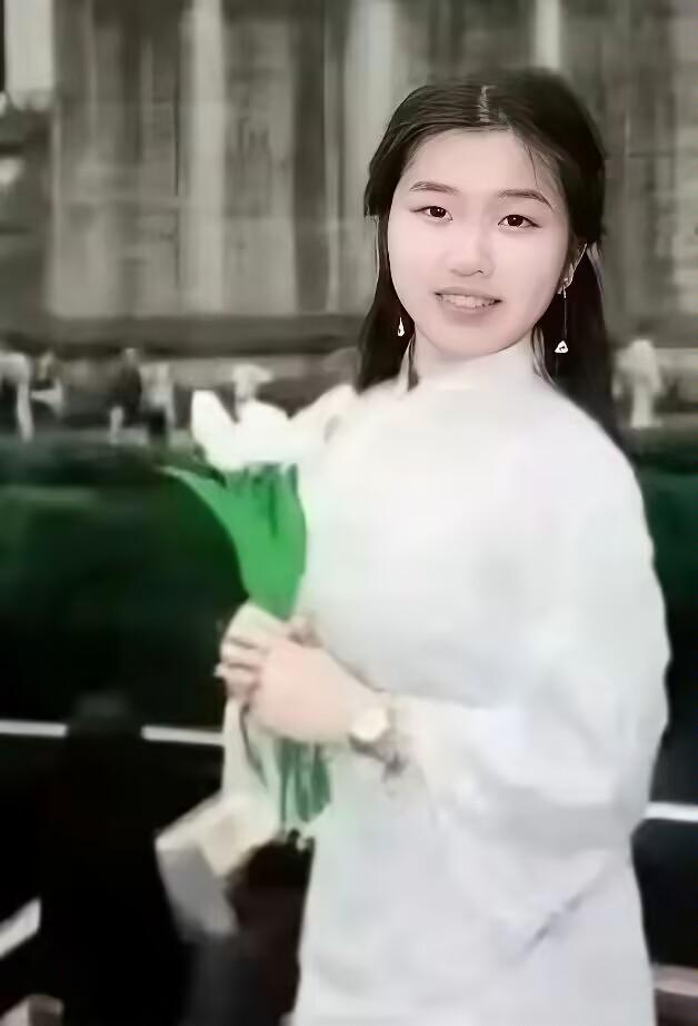 没输给经济压力
也没输给学习压力
却输给了导师给的压力，这位保研的孙馨钰小姑娘，