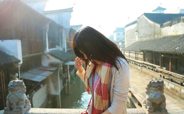 我想见你，但我不会主动打电话给你——这是我对爱情的“低调”宣言

在这个快节奏的