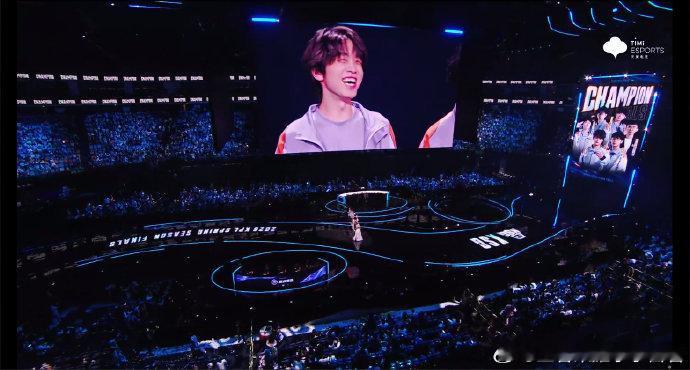 无言冠军状元对抗路 谁懂这种极致拉扯的魅力！选手们招招精准思路清晰，整场看下来直