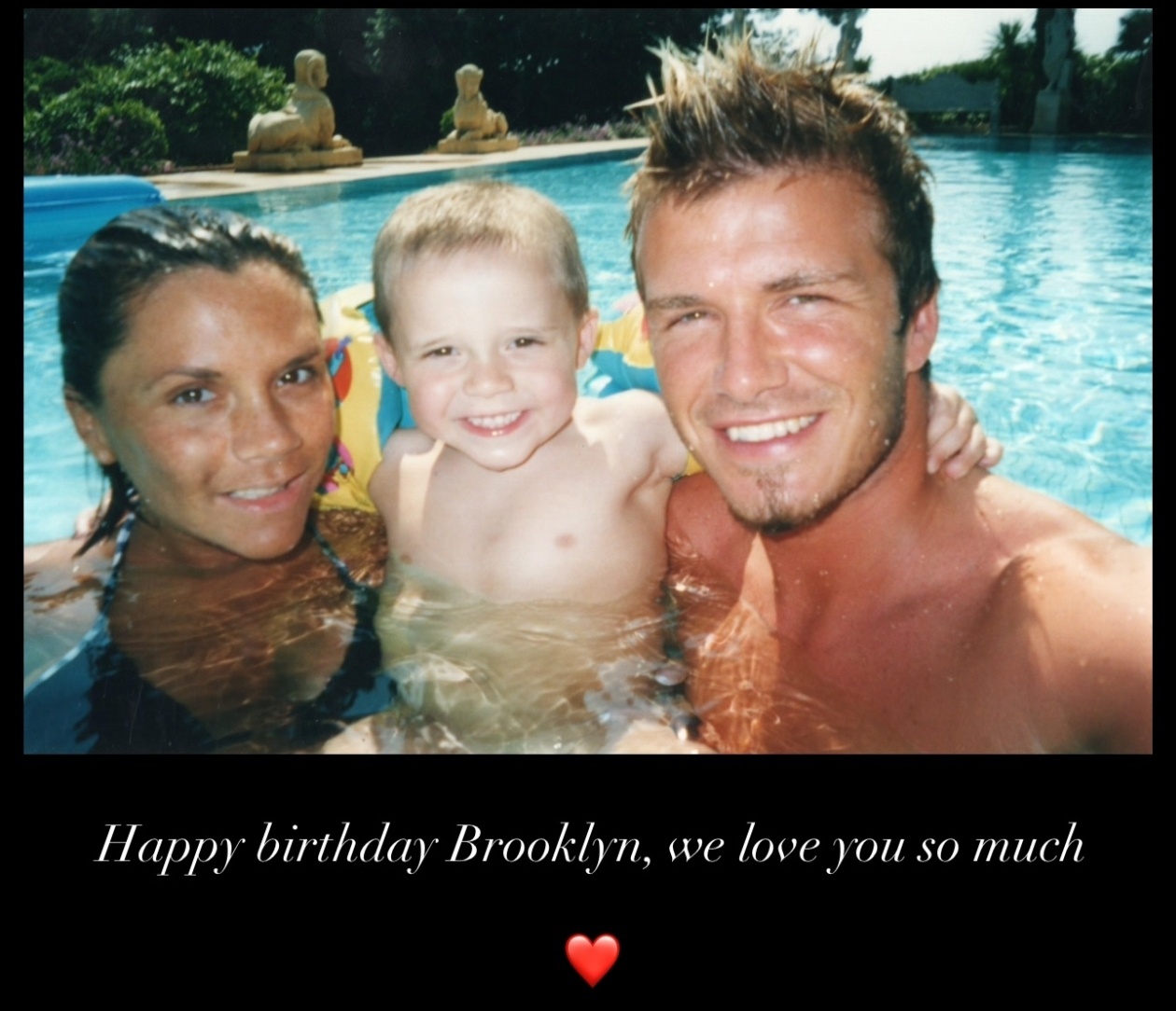 #贝克汉姆妻子被拉黑后为大儿子庆生#【被大儿子拉黑后，贝克汉姆妻子维多利亚又晒合