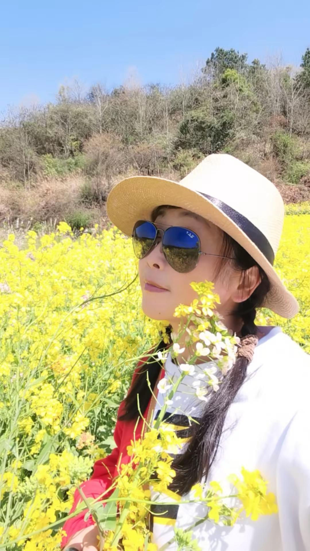 真正的内心强大，并非是不考虑别人的心情和感受，而是拥有一种能力：既能深刻共情他人