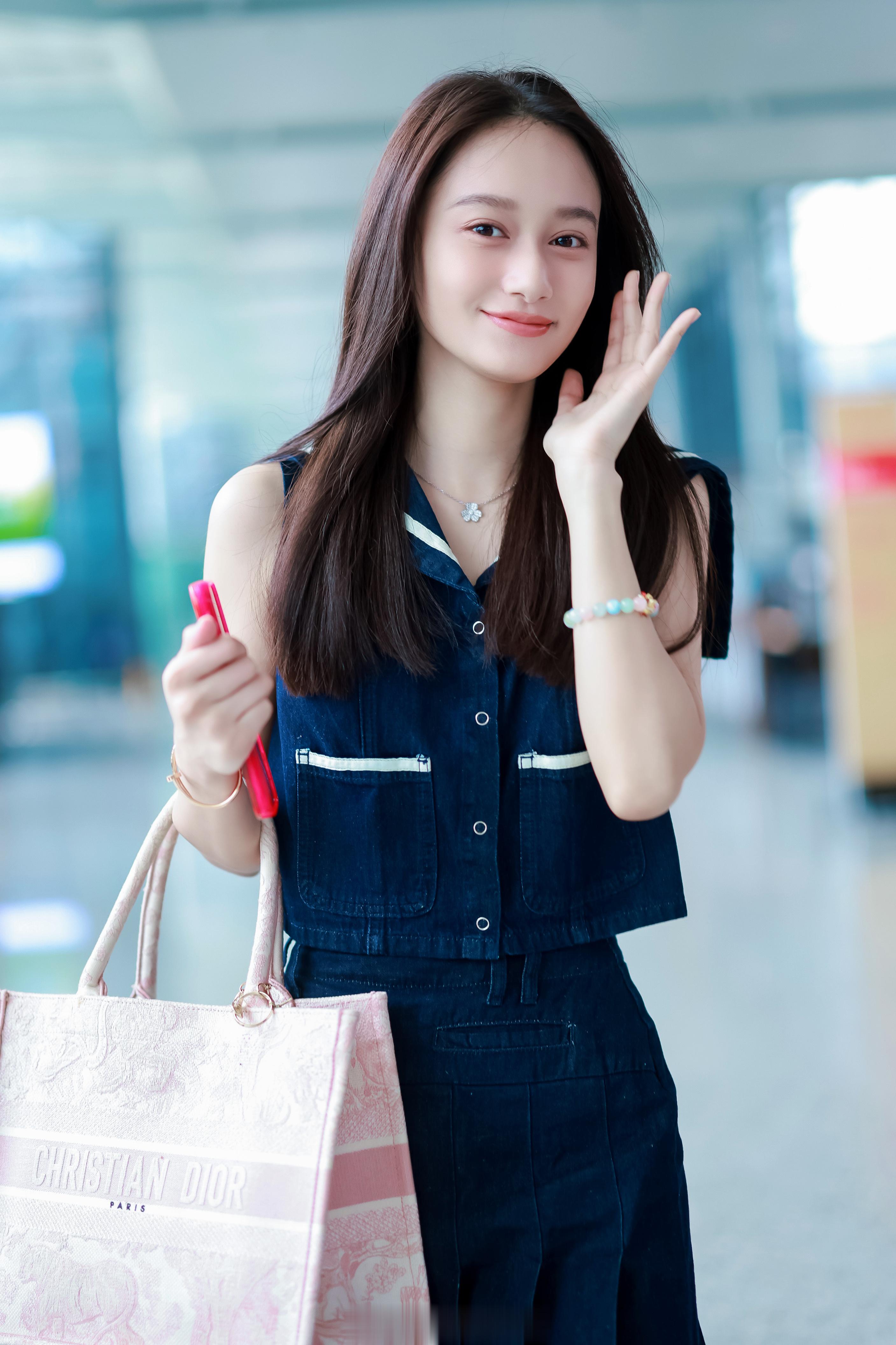 #夏梦[超话]# 上海✈️北京 ​​​