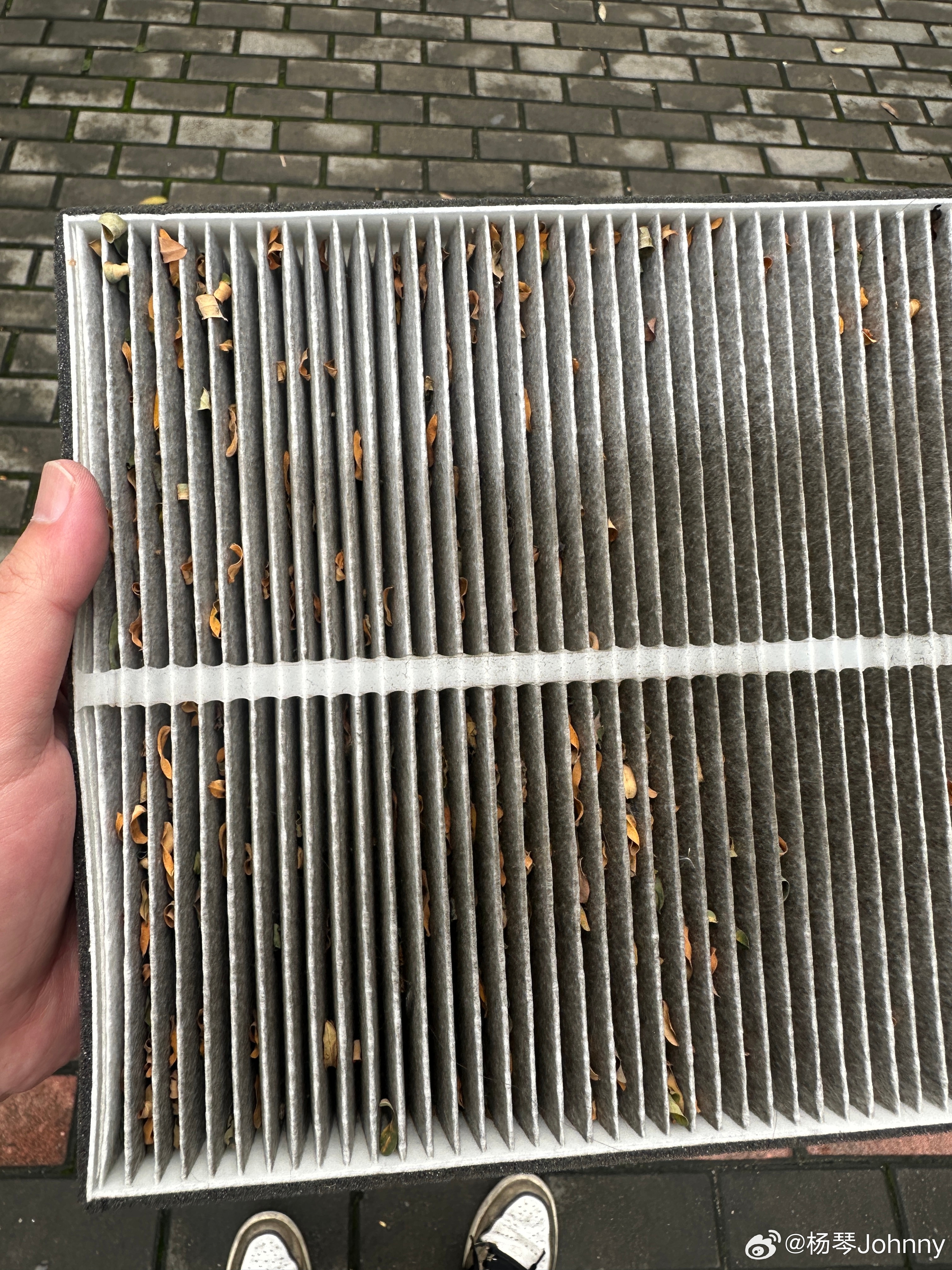 用车一年时间的空调滤芯太可怕了，还是建议大家半年一换蔚来萤火虫新能源汽车 深圳