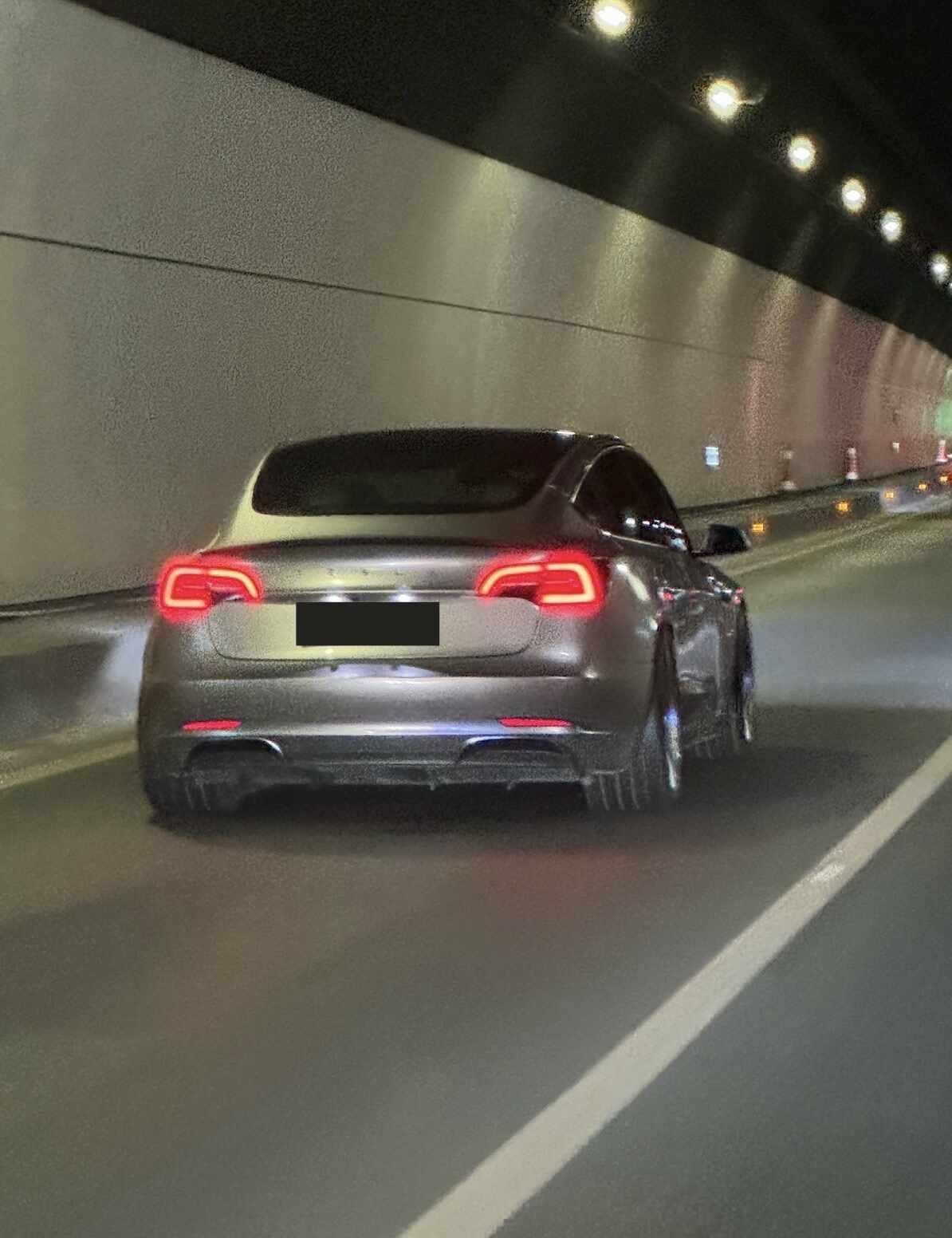 毛豆3 ｜ 圆圆胖胖
model3 原厂风 玩转汽车改装 玩车无格式 改装案例 