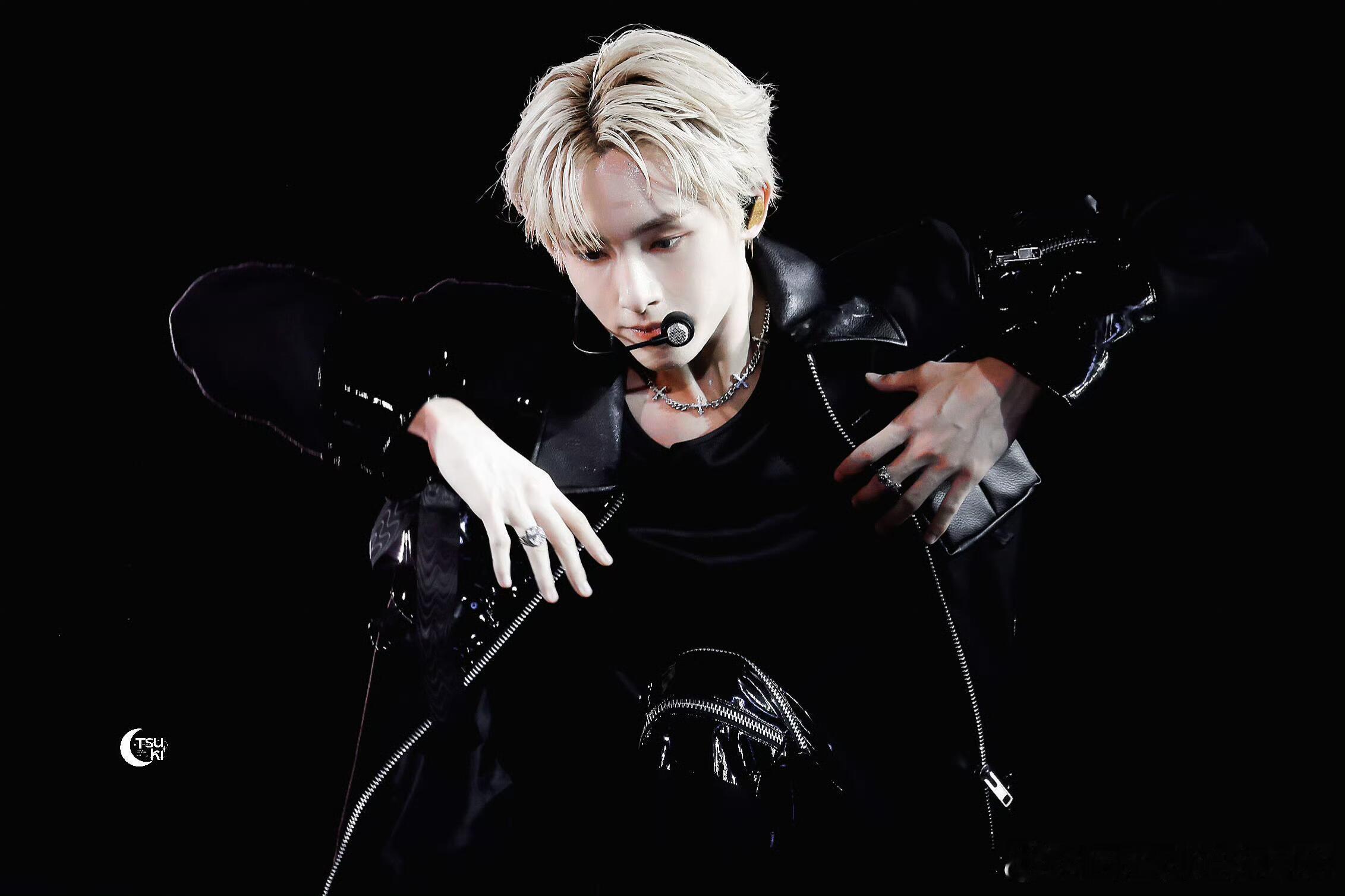 董思成团播 终于等来董思成团播上线！解锁全新职业身份，温柔又沉稳，全程认真又用心