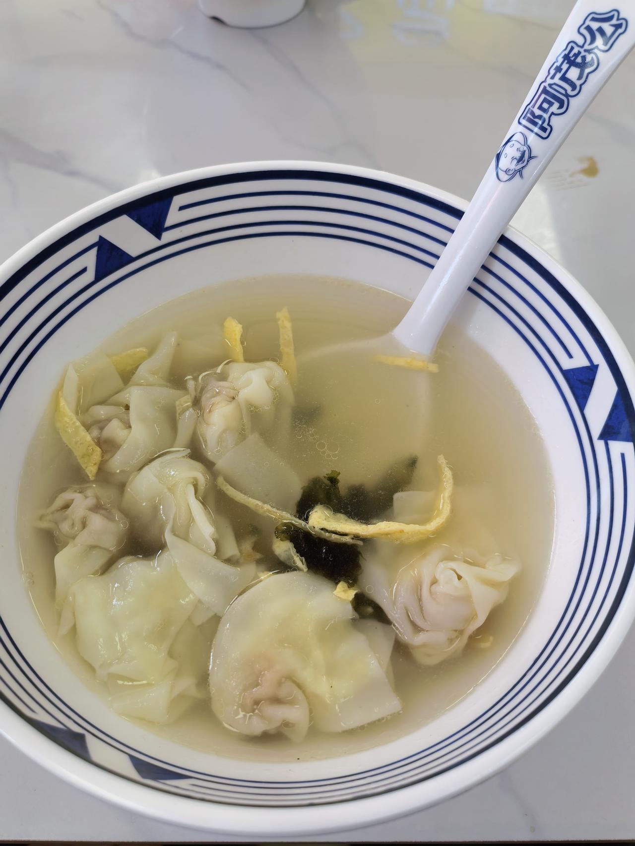 史姓，最早追溯到周朝的史轶，还有传说中的仓颉，还有成就了二十四节气：谷雨。
昨天