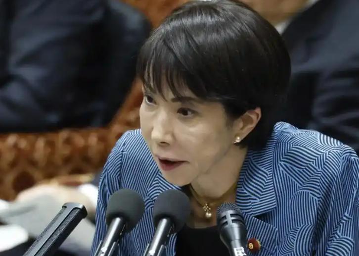 上台仅九个月风波不断，丑闻叠加政策争议，高市早苗面临双重考验。

 政坛之中风光