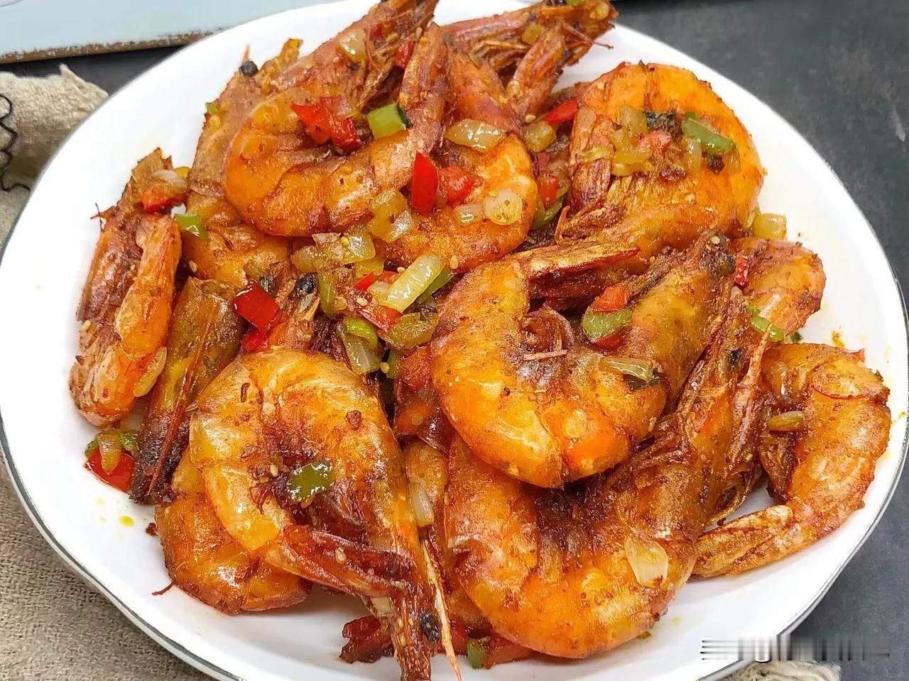 一年又一年，灯笼🏮高高挂，过了今天孩子们又长大一岁，而我们又老了一岁，虽然年龄