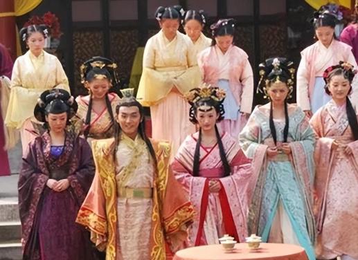 公元1080年，宝安公主的丈夫一口气纳了8个小美貌小妾，甚至在与妻子进行床笫之欢