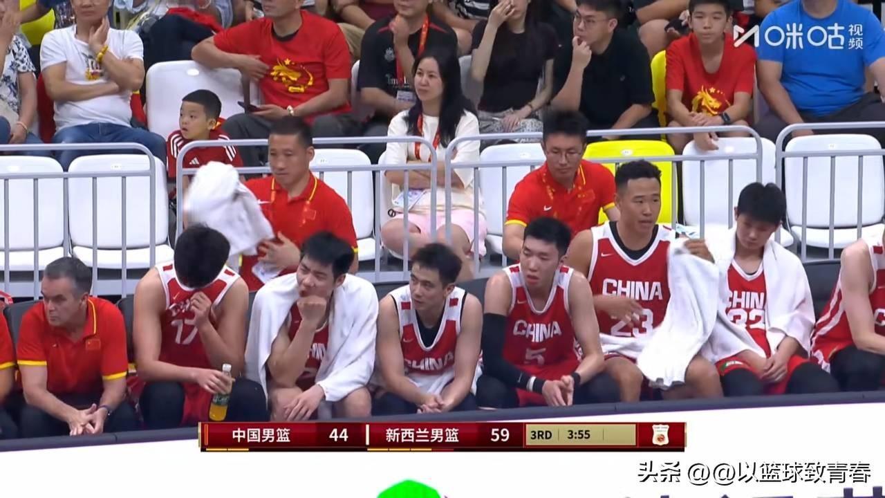 这比赛看得真让人揪心！

郭士强指导啊！中国男篮集训这么久，训练中的战术内容在那