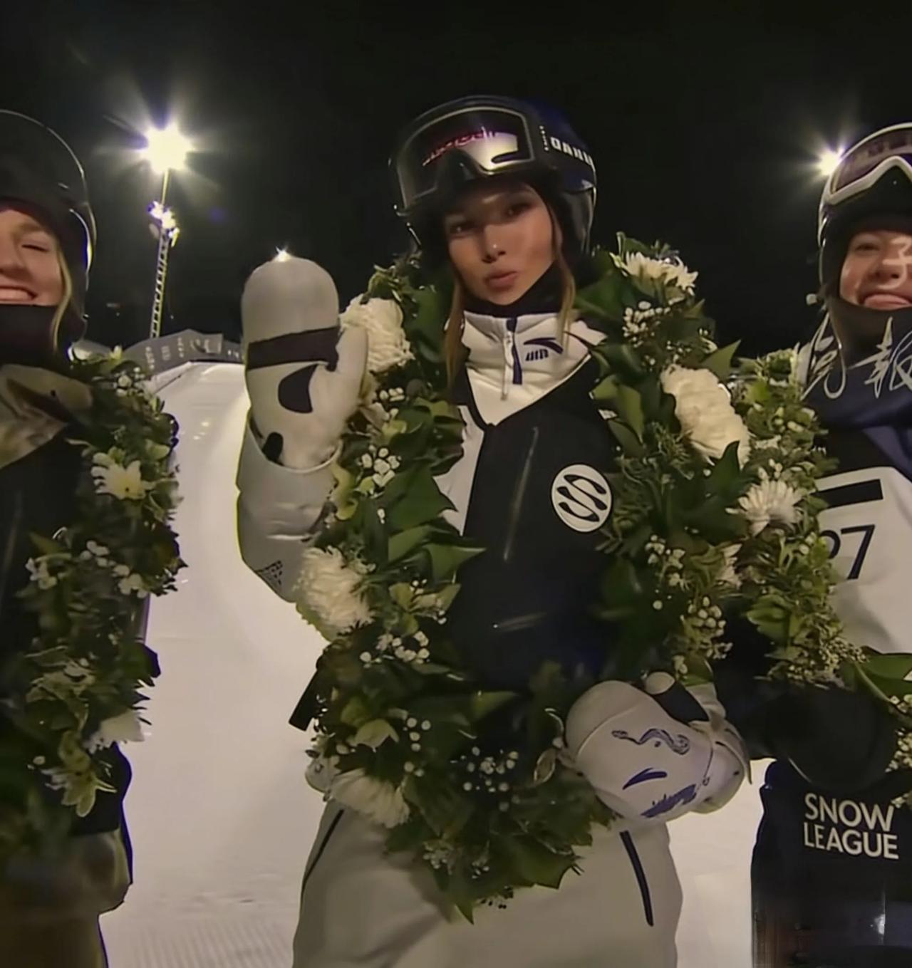 冬奥后首秀一夜双冠！谷爱凌眼神凌厉，为何全场无人匹敌？
米兰冬奥会结束整整一个月