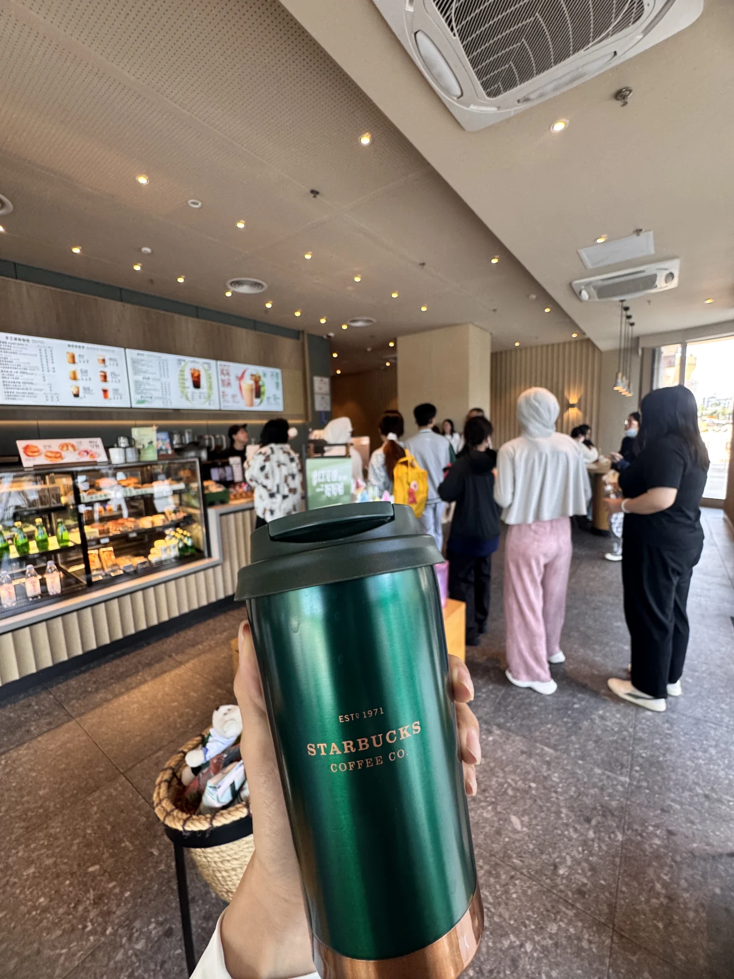 打工暂停⏸️去星巴克喝免费咖啡咯