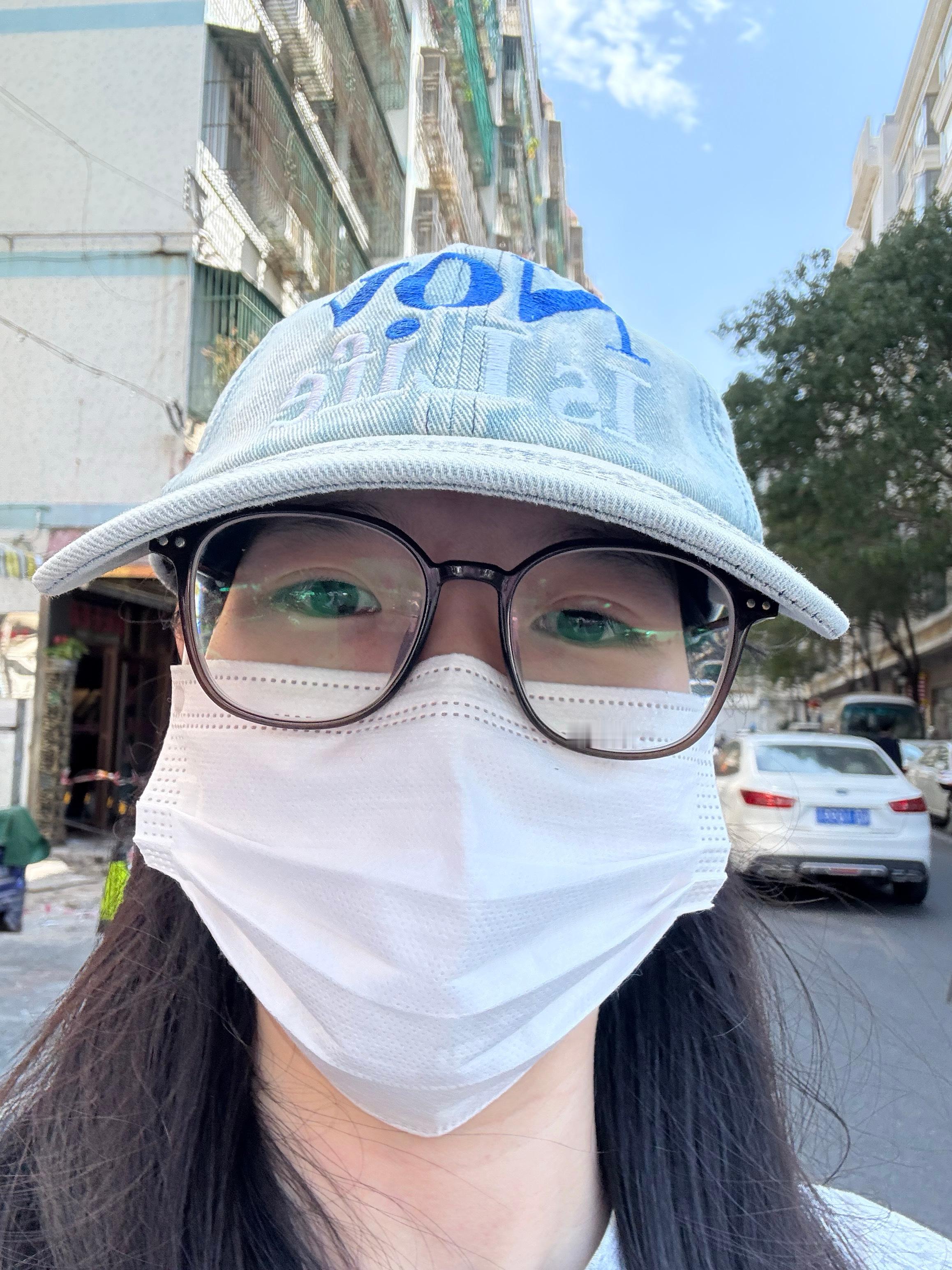 今天的心情非常好 ！早上10点起来就去上钢琴课了哈哈哈！吃了一顿美味的午餐后去抓