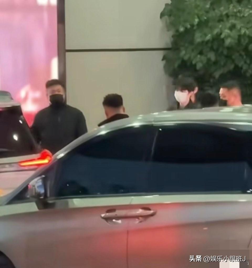 私生追星是追光，不是跟踪偷拍、窥探隐私，别把病态当热爱。 ​​​也不知道工作室干