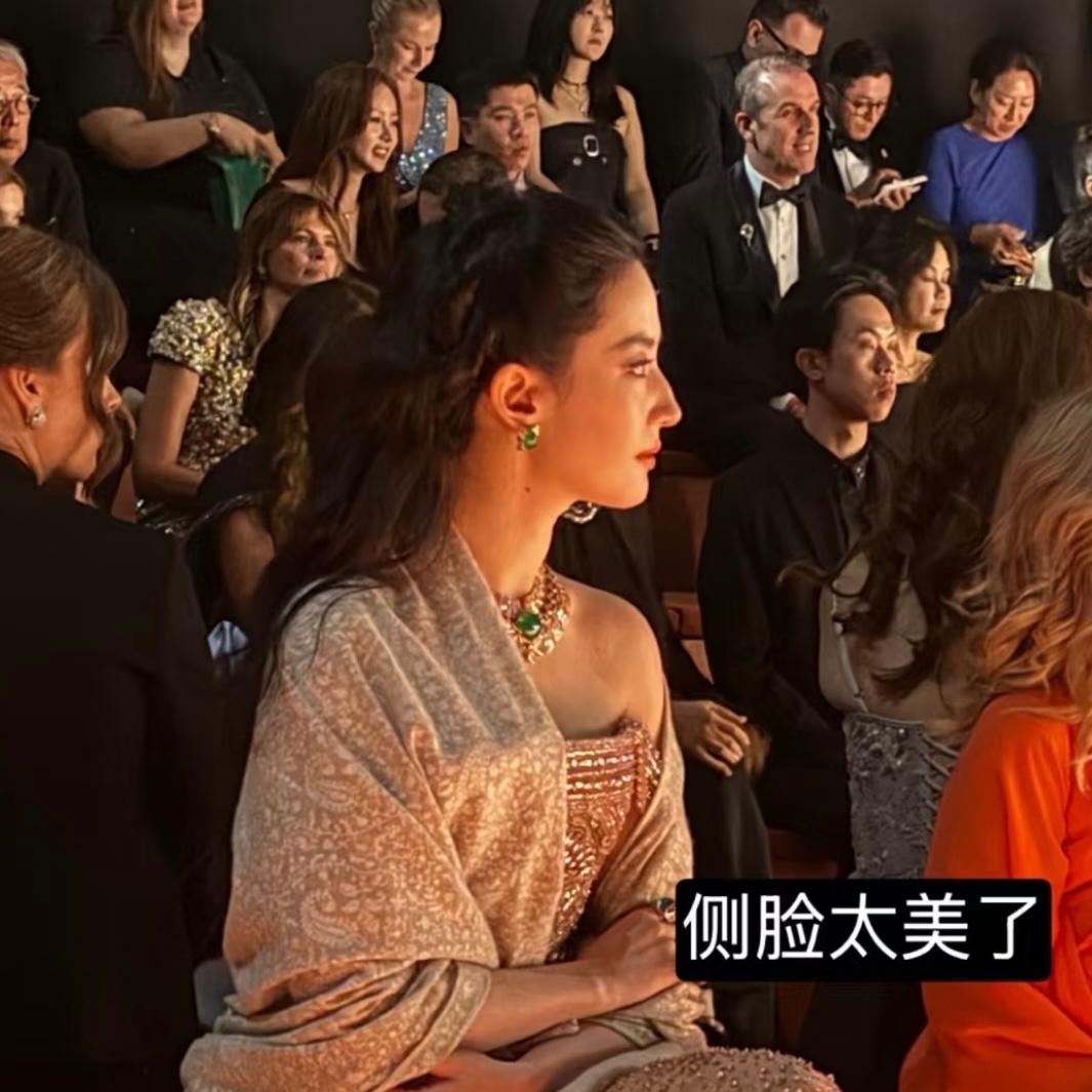 刘亦菲的侧脸[震惊] ​​​
