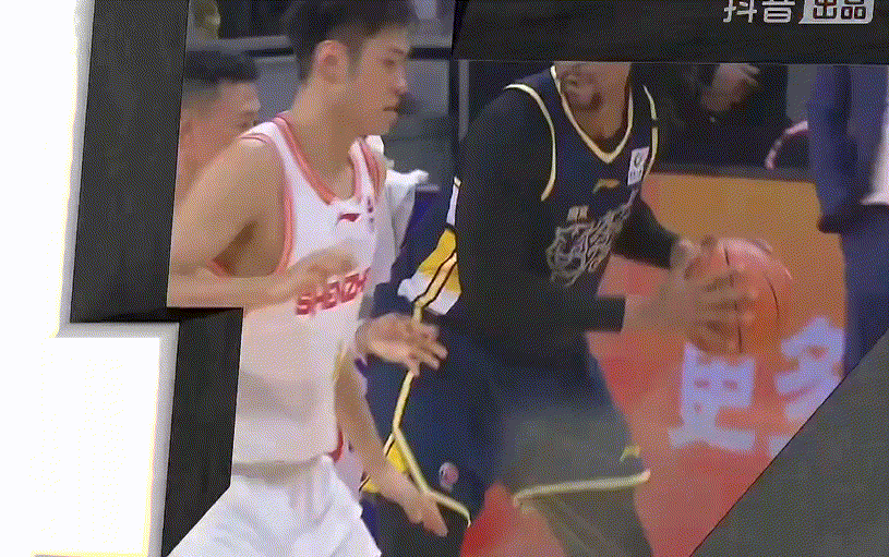 老将出马！萨林杰连续两记后仰跳投命中，这集我好像看过 广东男篮vs深圳男篮