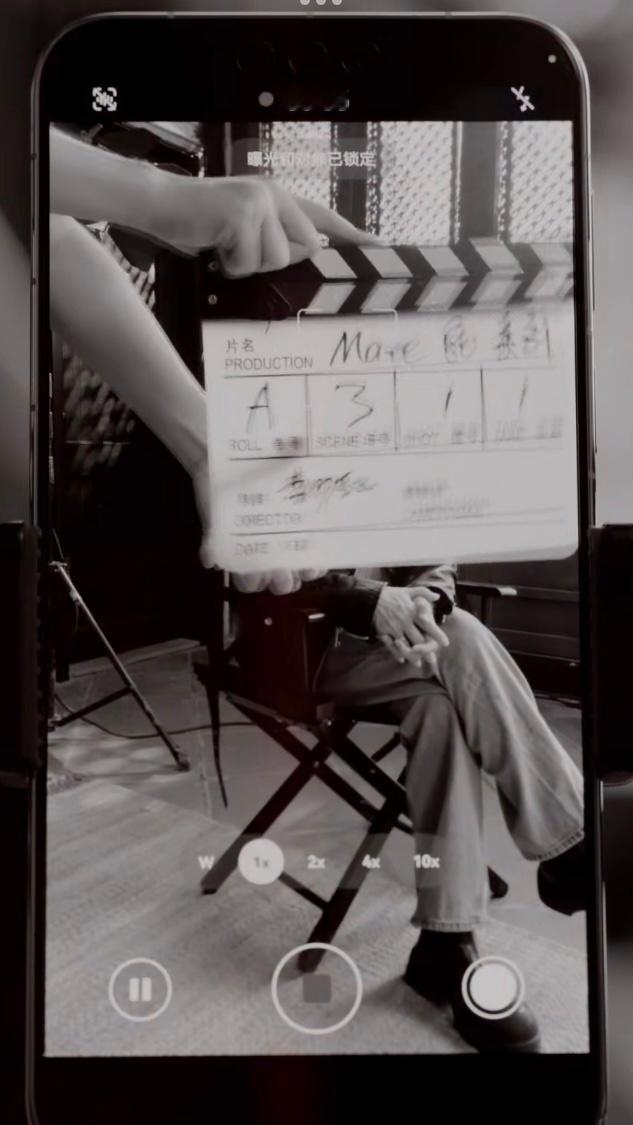 作为一名摄影师，我对色彩有着近乎偏执的追求。  从胶片到数码，从相机到手机，光影