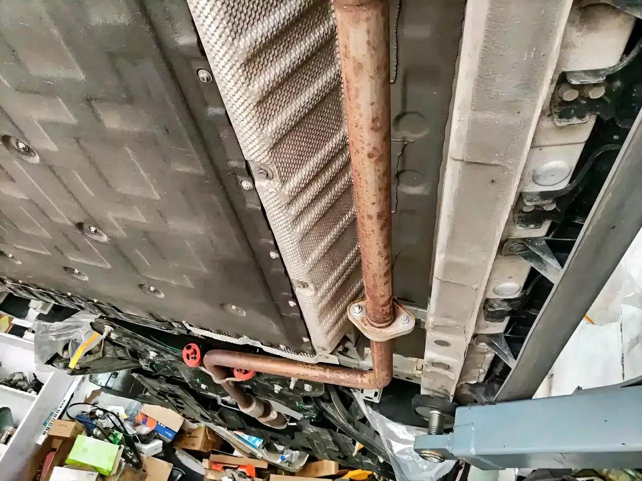 排气管有不生锈的车吗？根本不存在！