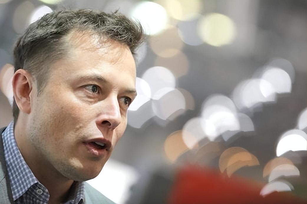 马斯克彻底失算了！三年半前他挥舞价格屠刀，扬言要把中国车企逼上绝路。结果呢？中国