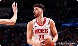 随着NBA26年全明星改制，国际二队大概率是:

中锋，唐斯，多米尼加人，场均2