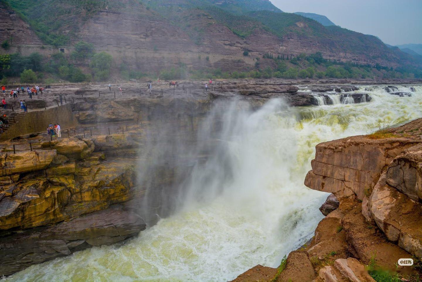 当中文遇上锦绣山河的中国传统色刷到这个热搜，感觉祖国锦绣河山真的特别美丽，大气恢