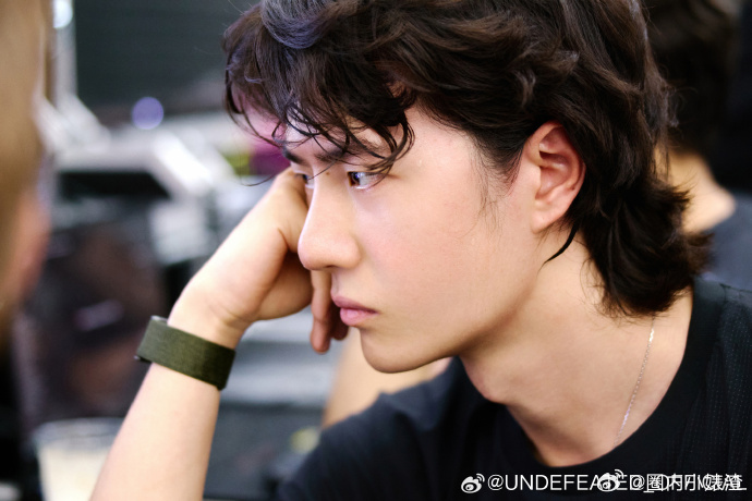 王一博珠海站练车日   王一博珠海站练车状态  以赛道为舞台，以热爱为动力，王一