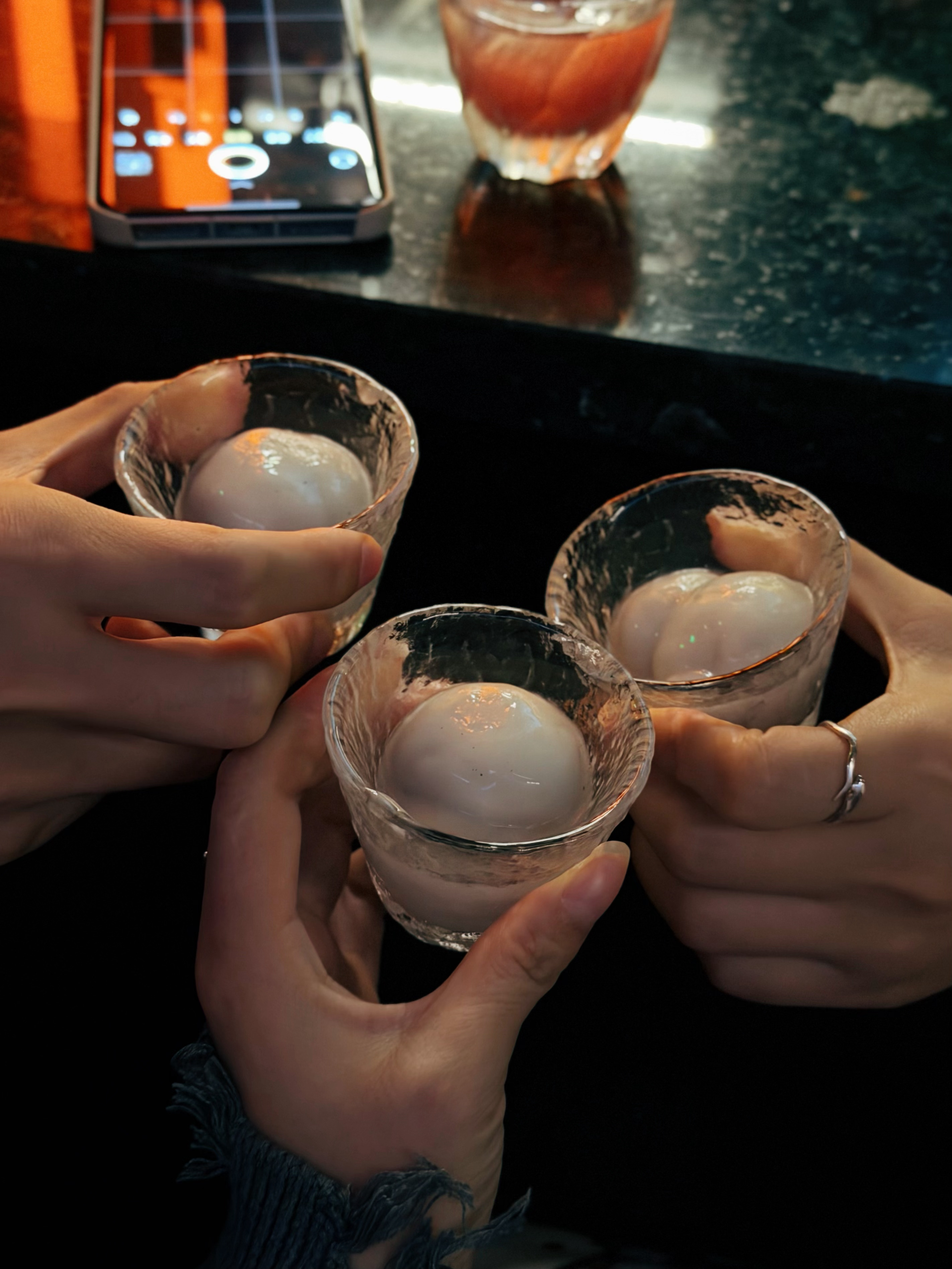 元宵 后的一天快乐呀一人一杯汤圆，干了突然发现生活不需要太多身边有重要的人工作之