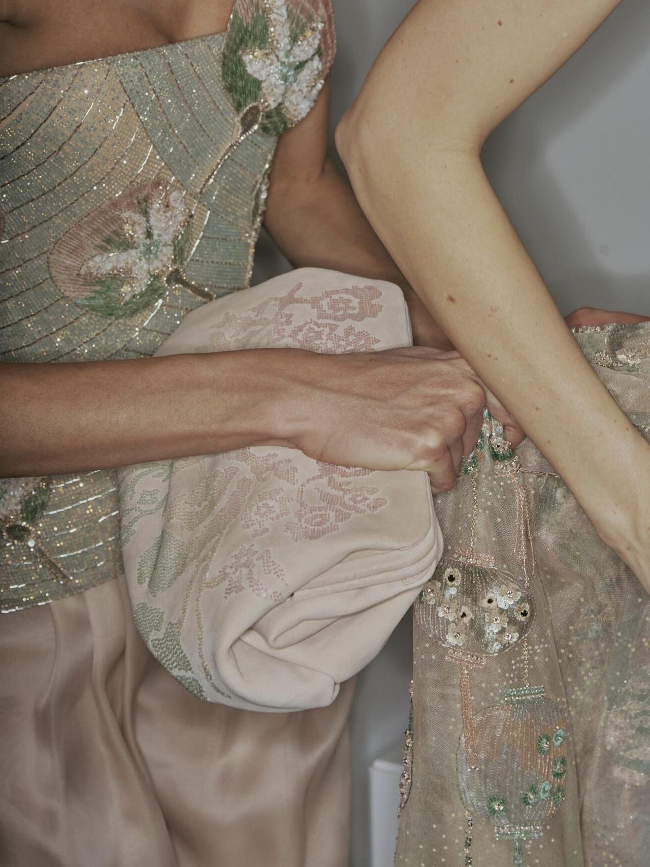 存下Armani Privé 2026春夏高定秀场细节，妆容，服饰，意境，宛如一