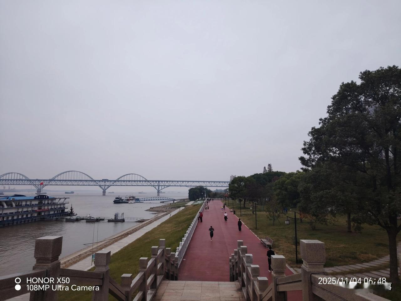 如何评价《哪吒2》获金鸡奖《哪吒2》很受欢迎的