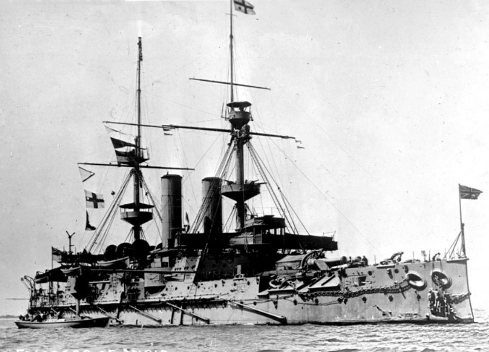 1906年初，英国皇家海军“印度女皇号”前无畏舰，当时它刚刚完成整修不久，停泊在