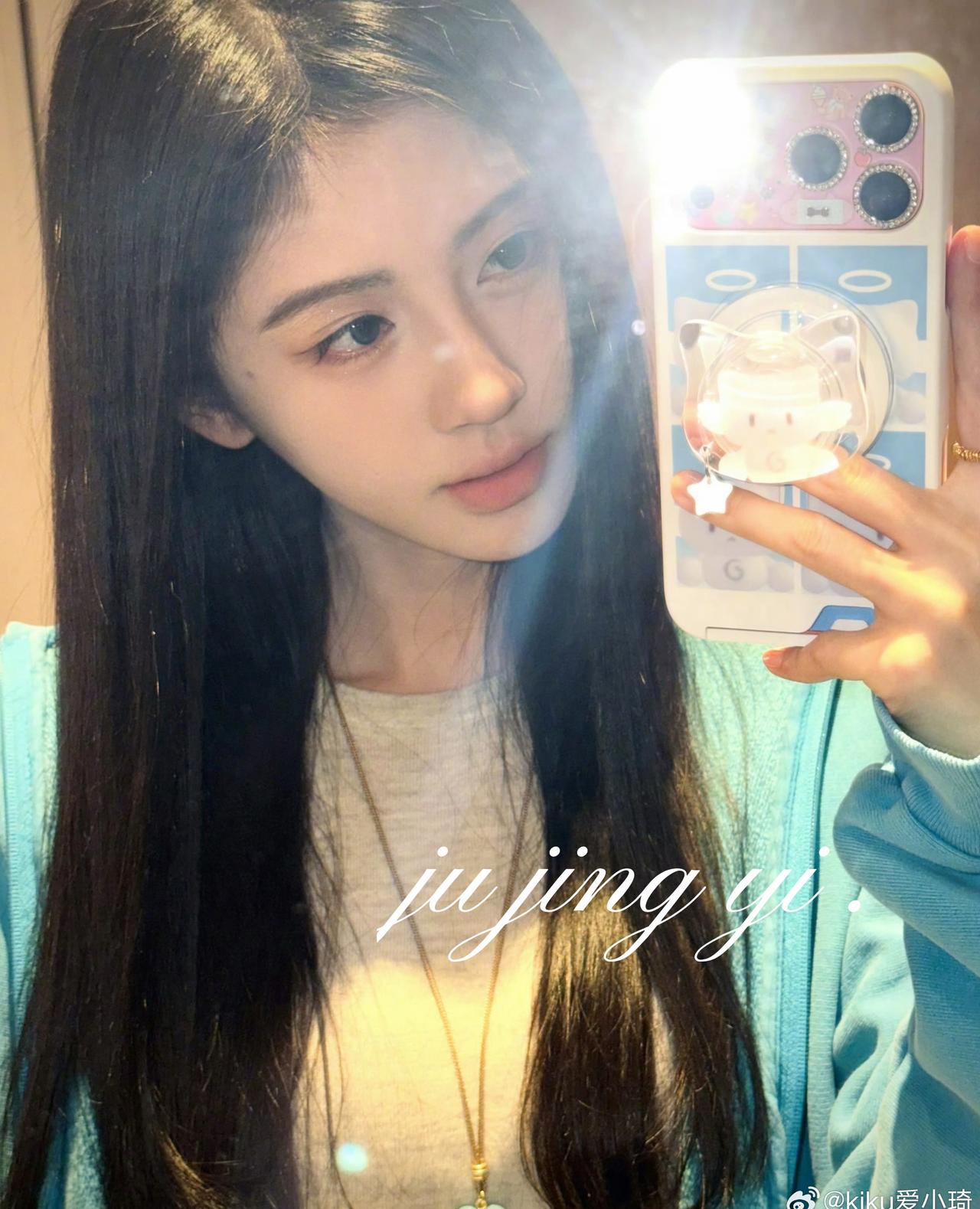 jjyelle四月刊鞠婧祎封面 jjy鞠婧祎月鳞绮纪 

“玫瑰仍然在开放 百合