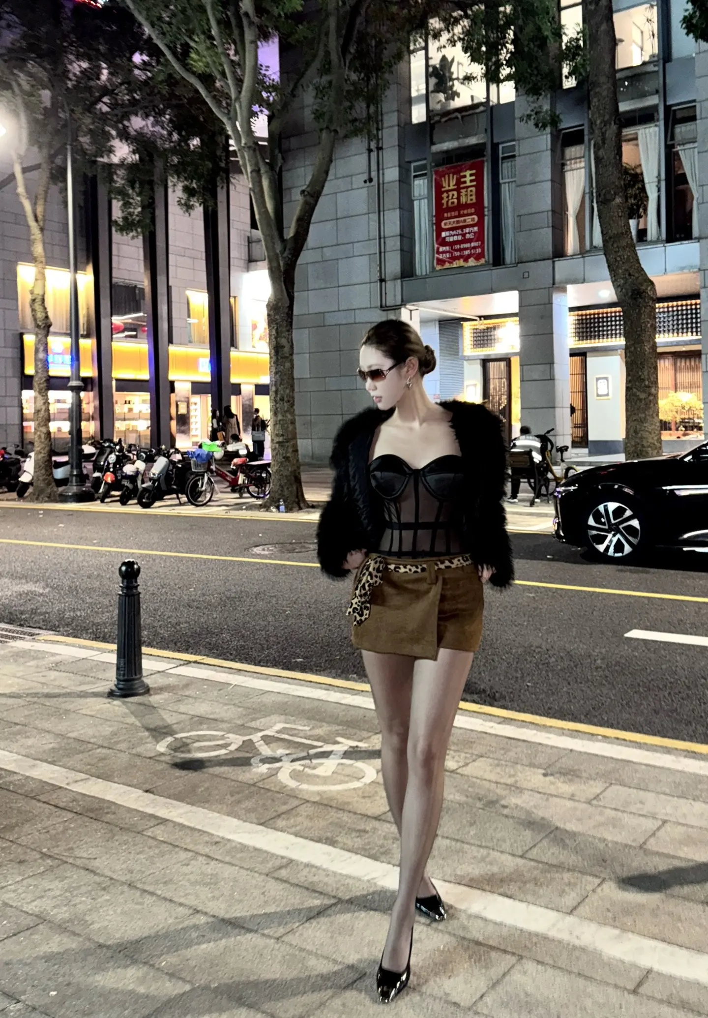 在干嘛呢 不会又顶着你那漂亮脸蛋 在给别人当舔狗吧？