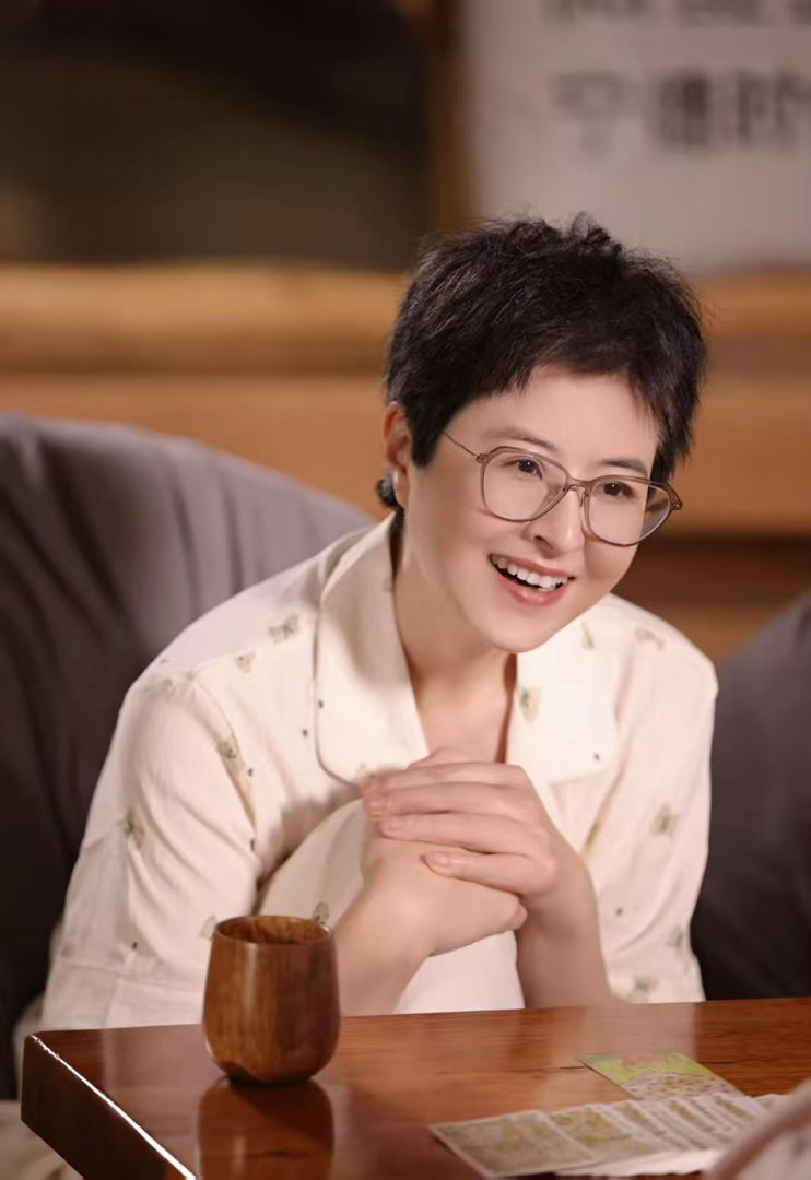 张泉灵说不去浪姐是对观众耳朵负责陈鲁豫对话张泉灵 不是所有女艺人都要上浪姐才算有