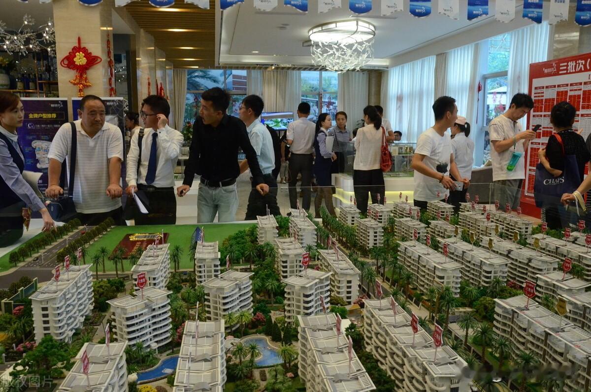 这个春节，海南房产比你想象的要火
今年春节来海南看房，买房的人特别多，三亚，陵水