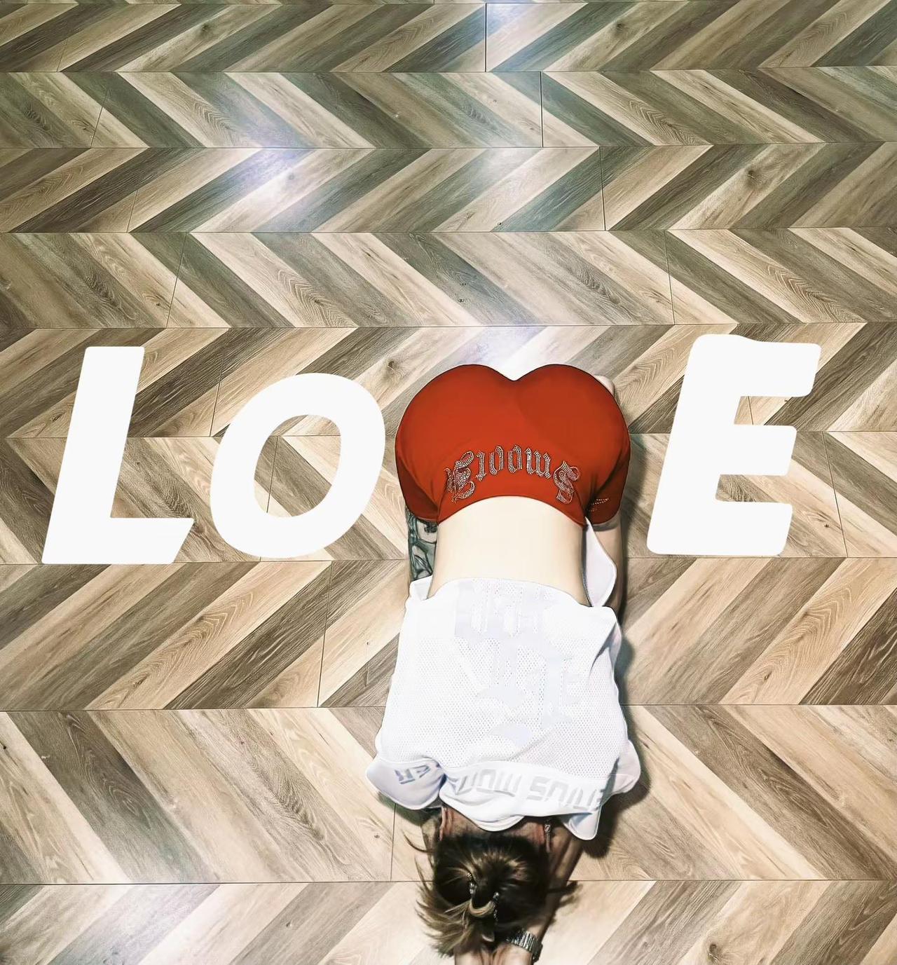 拍拍照得了 别真练上 增肌沐浴乳 loveeeee 健身拍照两不误