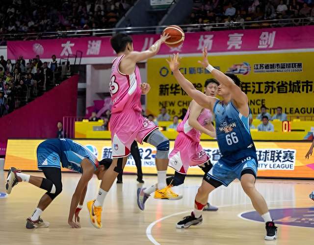 无锡队92比91险胜淮安队 储成铭最后5秒抢断上篮完成绝杀