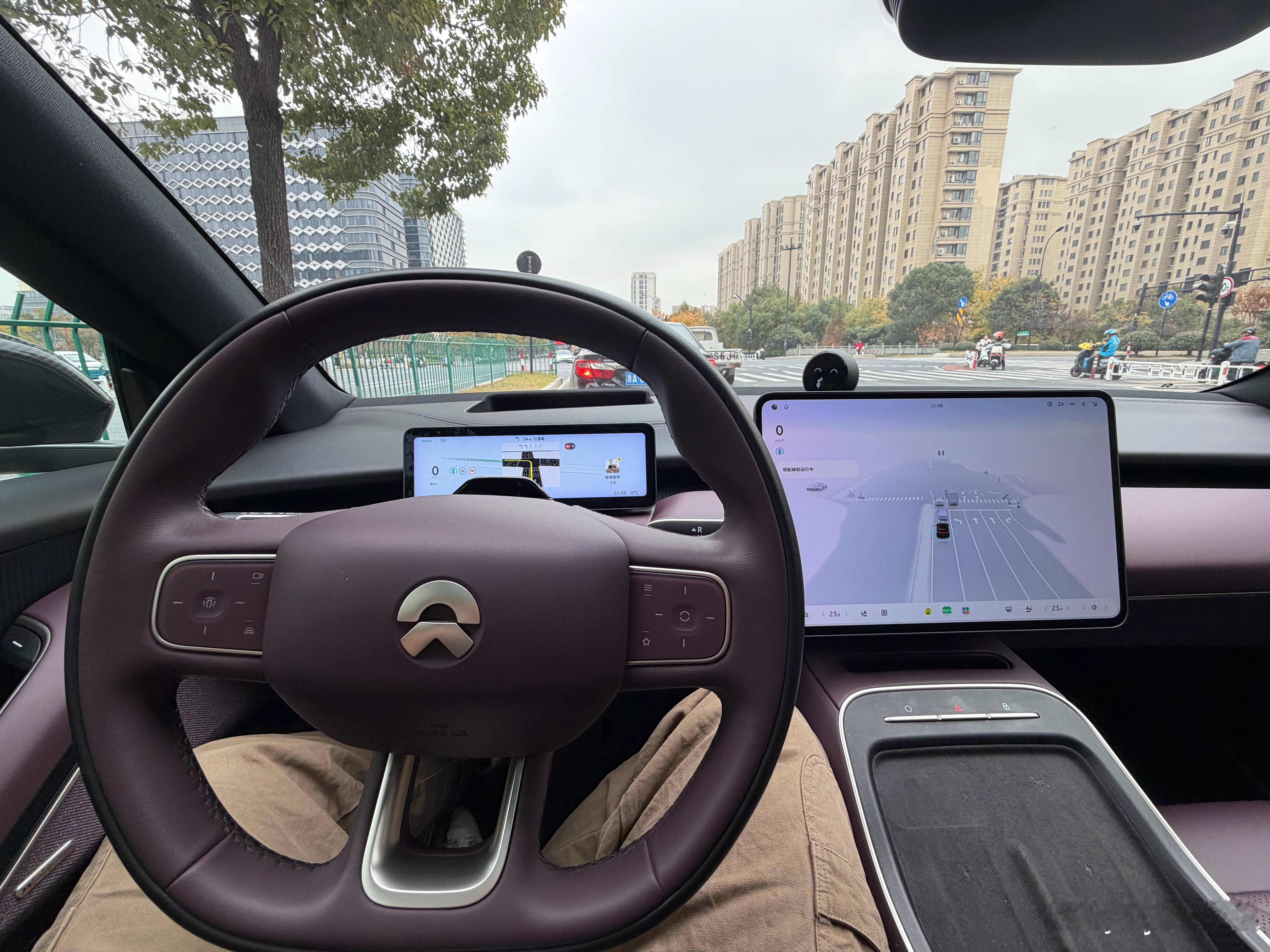 今天开ET5T暗影版摸摸新版本蔚来ET5T