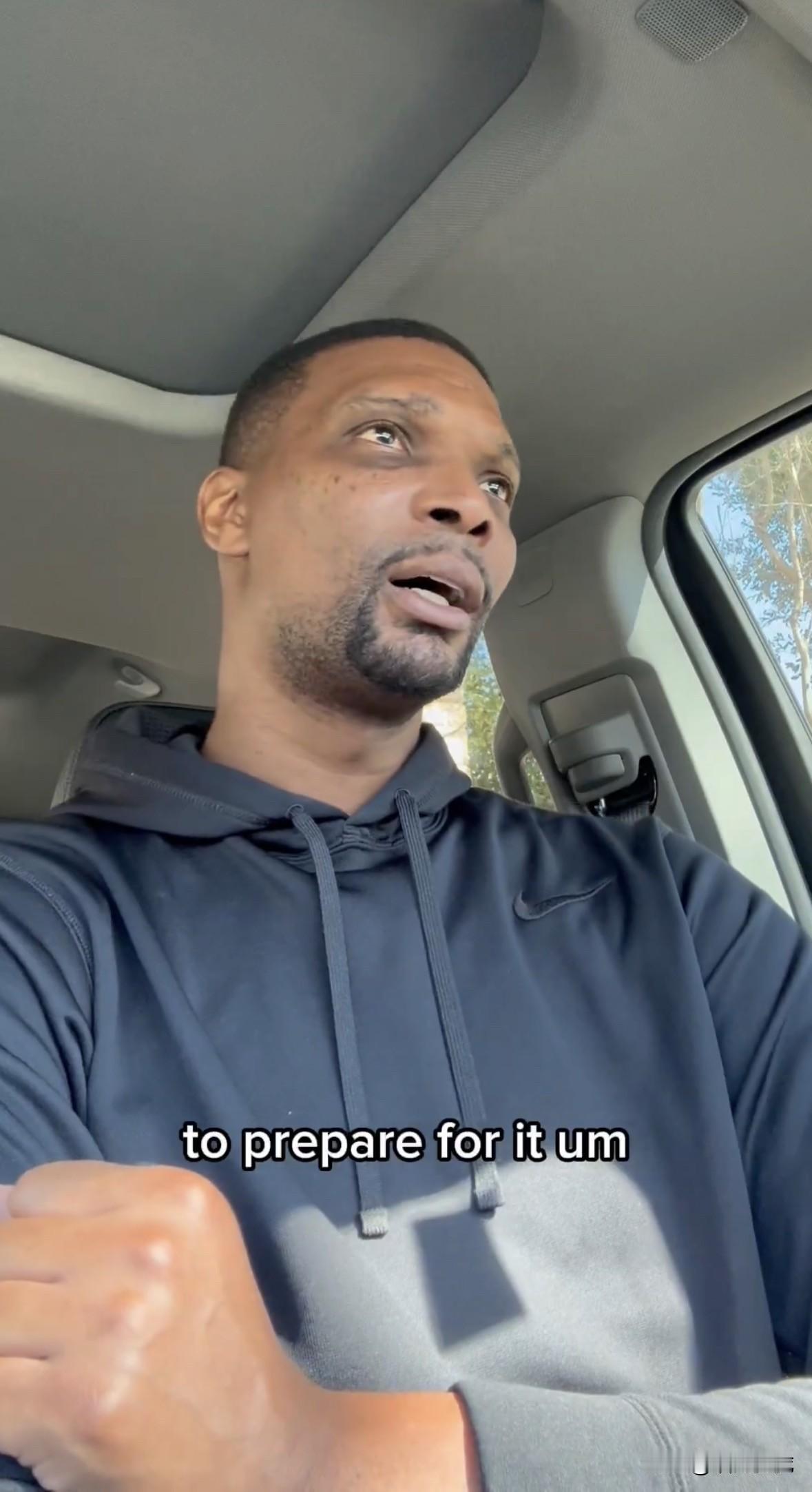 前NBA总冠军球员波什公开谈论了他最近经历的一次可怕的健康危机：“我醒来时发现自