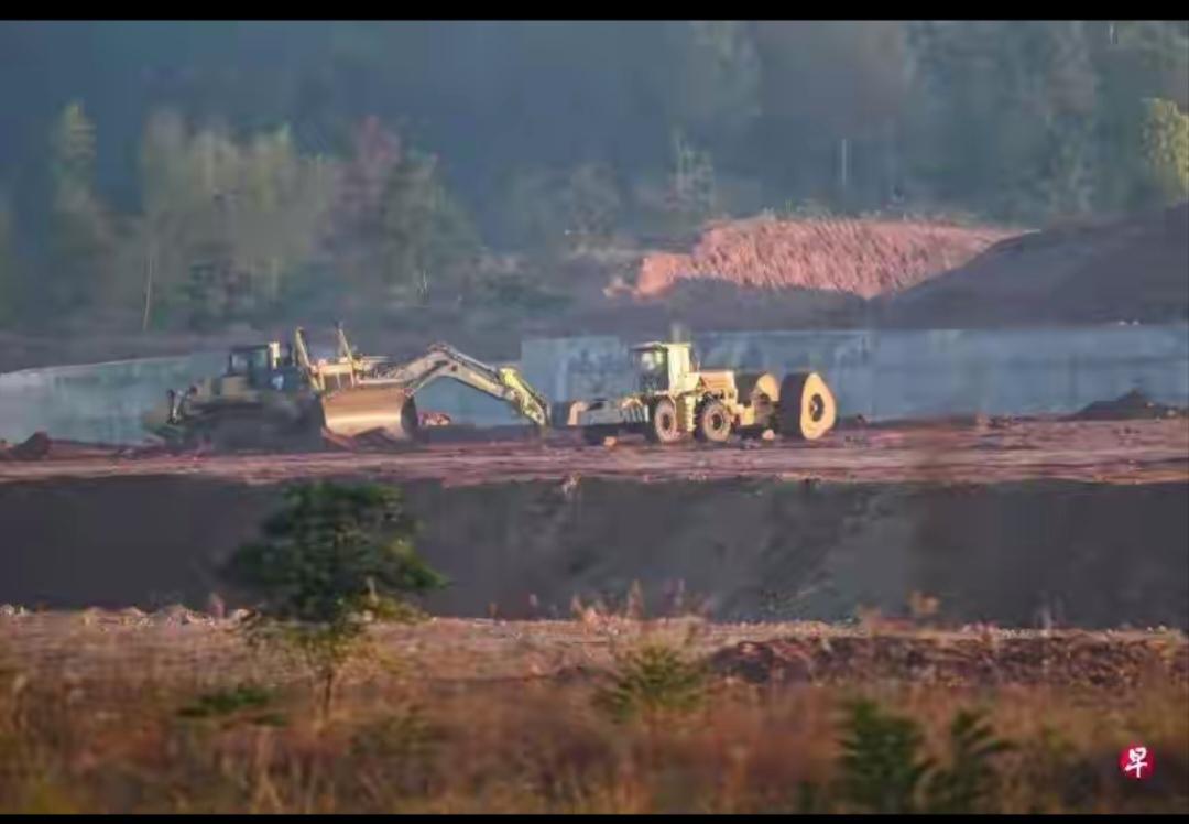在我方接连在舆论以及经济措施和军事演习方向反击日本，试图以此让高市早苗认识到自己